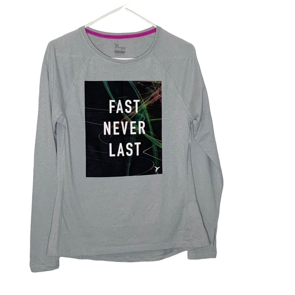 𝅺OLD navy active long-sleeve top. Light grey. Size M